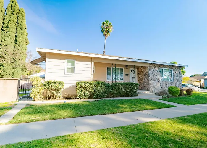 Long Beach Cozy Remodled Home
